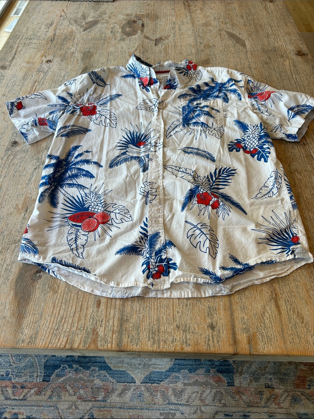 Men's White Short-Sleeve Tropical Button-Down Shirt with Blue & Red Print